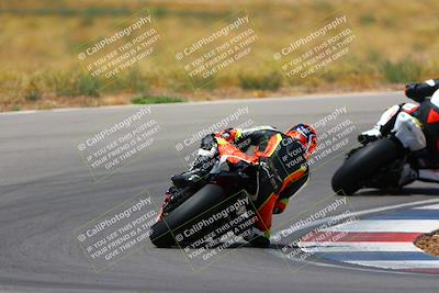 media/Apr-30-2023-CRA (Sun) [[020fcf5d43]]/Race 3-1000 Amateur Supersport/